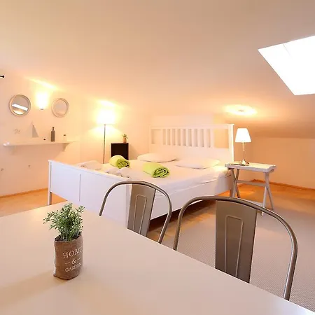 Papalinna By Moro * مالينسكا