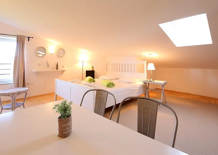 Papalinna By Moro * مالينسكا